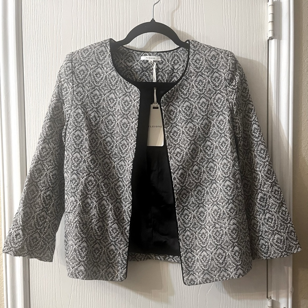 🛍️NWT Pleione XSmall Textured Jacket in Black and White